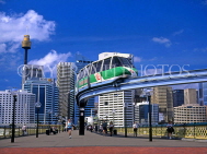 AUSTRALIA, New South Wales, SYDNEY, Darling Harbour, Monorail over Pyrmont Bridge, AUS134JPL