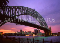 AUSTRALIA, New South Wales, SYDNEY, Harbour Bridge, at dusk, AUS166JPL