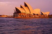 AUSTRALIA, New South Wales, SYDNEY, Opera House, dusk view, AUS601JPL