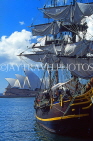 AUSTRALIA, New South Wales, SYDNEY, Opera House and replica of the Bounty ship, AUS609JPL