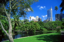 AUSTRALIA, New South Wales, SYDNEY, Royal Botanical Gardens and Sydney skyline, AUS667JPL