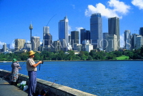 AUSTRALIA, New South Wales, SYDNEY, skyline and anglers, AUS633JPL