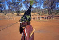 AUSTRALIA, Northern Territory, ALICE SPRINGS, Aboriginal man with spear, AUS756JPL