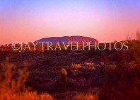 AUSTRALIA, Northern Territory, AYERS ROCK, Uluru-Kata Tjuta National Park, dusk, AUS219JPL