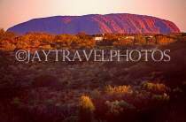 AUSTRALIA, Northern Territory, AYERS ROCK, Uluru-Kata Tjuta National Park, dusk, AUS348JPL