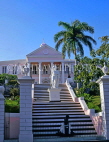 BAHAMAS, New Providence Island, Nassau, Government House & Columbus statue, BAH319JPL