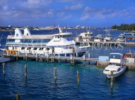 BAHAMAS, New Providence Island, Nassau, cruise boats and piers, BAH416JPL