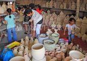 BAHRAIN, A'Ali Pottery Centre (Village), and shoppers, BHR999JPL