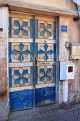BAHRAIN, Manama, old town area, street scene, decorative old door, BHR1721JPL