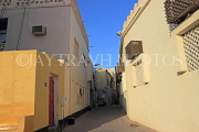 BAHRAIN, Muharraq, old town allyway and houses, BHR841JPL