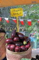 BAHRAIN, Noor El Ain, Garden Bazaar, Farmers Market, Aubergines, BHR1868JPL