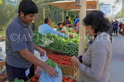 BAHRAIN, Noor El Ain, Garden Bazaar, Farmers Market, stalls and shopper, BHR1203JPL