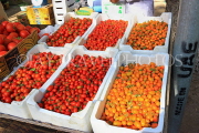 BAHRAIN, Noor El Ain, Garden Bazaar, Farmers Market, varities of tomatoes, BHR1258JPL