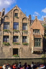 Belgium, BRUGES, 17th century buildings along Dyver Canal and sightseeing boat, BEL290JPL