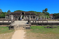 CAMBODIA, Siem Reap, Angkor Wat, temple complex, CAM502JPL