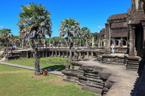 CAMBODIA, Siem Reap, Angkor Wat, temple complex, CAM506JPL