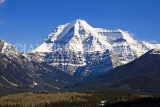 CANADA, British Columbia, Mount Robson, highest peak in the Rockies at 12972 feet, CAN806JPL