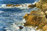 CANADA, British Columbia, VANCOUVER (West), Lighthouse Park, waves splashing on rocks, CAN898JPL