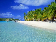COOK ISLANDS, Aitutaki Islands, Tapuaetai (One Foot Island), beach and coconut trees, CI648JPL
