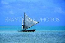 COOK ISLANDS, Aitutaki Islands, traditional fishing boat with sail, CI897JPL
