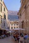 CROATIA, Dubrovnik, Old Town, cafe scene in narrow street, CRO410JPL