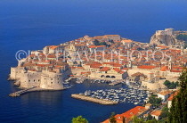 CROATIA, Dubrovnik, coast and Old Town view, CRO447JPL
