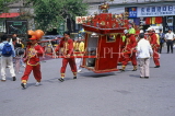 China, BEIJING, Badling, street entertainers with sedan chair, rides for visitors, CH1158PL
