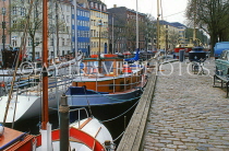 DENMARK, Copenhagen, Christianshavn, canalside  and boats, DEN130JPL