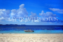 FIJI, Mamanuca Islands, Matamanoa Island, beach, sea view with boat, FIJ841JPL