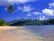 FIJI, Taveuni, Matagi (Matangi) Island, beach, shallow sea and tourist paddling, FIJ724JPL