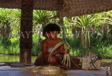 FIJI, Viti Levu, Pacific Harbour, Arts Village, basket weaving with Pandanus leaves, FIJ121JPL