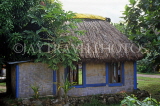 FIJI, Viti Levu Island, traditional Bure (Fijian house) with thatched roof, FIJ680JPL