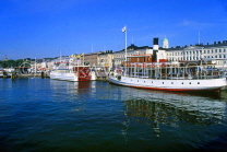 FINLAND, Helsinki, Market Square, waterfront and sightseeing  boats, FIN807JPL