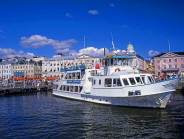 FINLAND, Helsinki, Market Square, waterfront and sightseeing boat, FIN726JPL