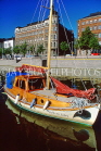 FINLAND, Helsinki, Market Square, waterfront and yacht, FIN805JPL