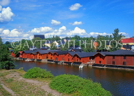 FINLAND, Porvoo, traditional old wooden houses along Porvoo River, FIN868JPL
