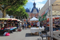 FRANCE, Brittany, SAINT-MALO, Place Bouvet, Marché de St Servan, outdoor market, FRA2706JPL