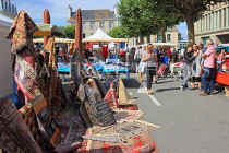 FRANCE, Brittany, SAINT-MALO, Place Bouvet, Marché de St Servan, outdoor market, FRA2708JPL