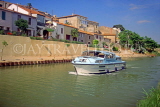 FRANCE, Languedoc-Roussillon, Paraza village and Canal Du Midi with boat cruising, FRA995JPL