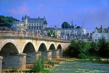 FRANCE, Loire Valley, Indre-et-Loire, AMBOISE, Amboise Chateau and bridge over River Loire, FRA1741JPL