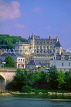 FRANCE, Loire Valley, Indre-et-Loire, AMBOISE, Chateau Amboise, and River Loire, FRA1749JPL