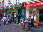 France, PARIS, Montmatre, Place du Tertre, cafe scene, FRA658JPL