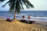 GAMBIA, Banjul, beach with tourists and sunbeds, GAM1032JPL