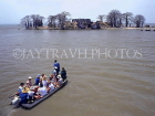 GAMBIA, River Gambia, Fort James Island, tourists visitig by boat, GAM876JPL