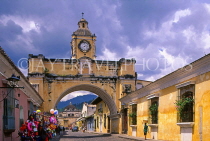 GUATEMALA, Antigua, Santa Catalina arch, GUA314JPL