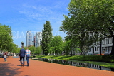 HOLLAND, Rotterdam, canalside walkway, Westersingel, HOL774JPL