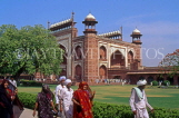 INDIA, Uttar Pradesh, Agra, The TAJ MAHAL site, entrance gateway and visitors, IND1104JPL