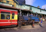 INDIA, West Bengal, DARJEELING, Himalayan Railway, narrow gauge train, IND968JPL