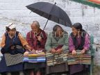 INDIA, West Bengal, Darjeeling, old Tibetan women on a bench, IND1430JPL
