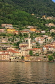ITALY, Lombardy, LAKE COMO, lakeside scenery, and hillside houses, ITL2306JPL